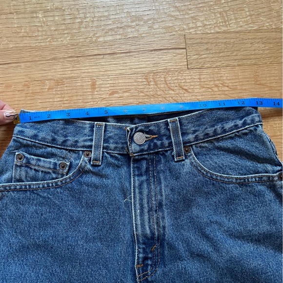 Vintage Levi’s Shorts - Picture 5 of 8